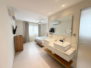 In-room safe, iron/ironing board, WiFi, bed sheets - Sun, Sand and Garden Suites at your feet (Punta Cana)