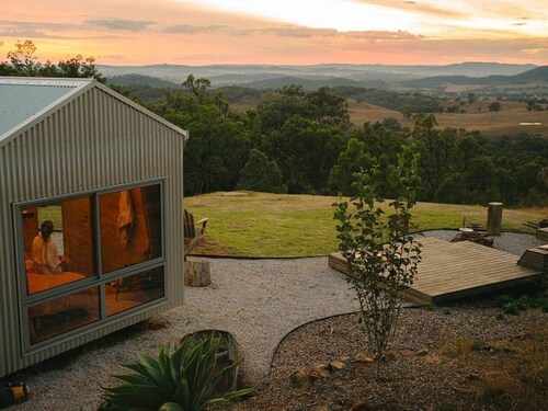 Piambong Tops - A Beautifully Simple Bush Cabin