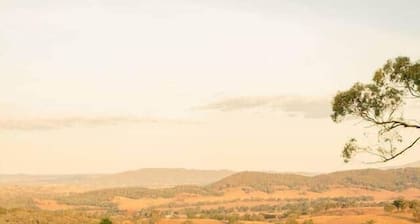 Piambong Tops - A Beautifully Simple Bush Cabin
