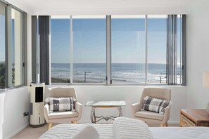 2 bedrooms, iron/ironing board, WiFi, bed sheets - Beachfront on Berkeley (Surfers Paradise)