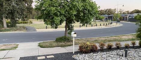 House, 4 Bedrooms, Smoking, Patio | Property grounds