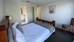 House, 4 Bedrooms, Smoking, Patio | 4 bedrooms - Modern 4-bedroom Home, Near Playground, Lake & Nature Trails, Minutes to Bendigo (Bendigo)