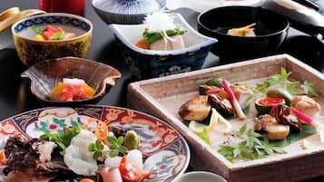 Alimentos y bebidas