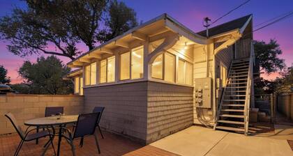1BR Upstairs in Historic Stamm House Near Downtown