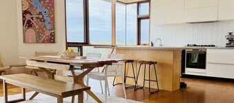 Architectural Coastal Retreat. 100m to Beach