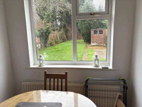 Wolves Retreat Sleeps 7 with Garden Parking