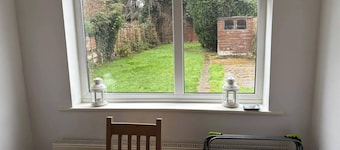 Wolves Retreat Sleeps 7 with Garden Parking
