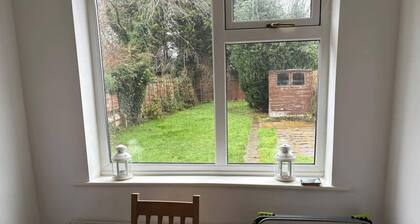 Wolves Retreat Sleeps 7 with Garden Parking