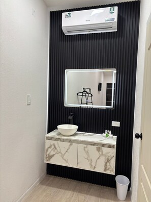 Dobbeltrom – deluxe | Bad | Dusj, håndklær, såpe og sjampo