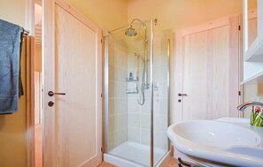 Shower, hair dryer - Cozy apartment in Trequanda with house a panoramic view (Trequanda)