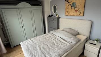 2 slaapkamers, een strijkplank/strijkijzer, wifi, beddengoed