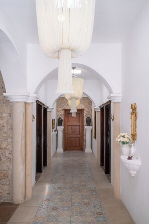 Interior - Hacienda Beek - 3BR Private Pool Villa near Valladolid (Chichimilá)