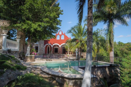 Hacienda Beek - 3BR Private Pool Villa near Valladolid