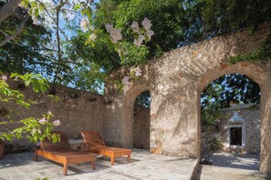 Terrace/patio - Hacienda Beek - 3BR Private Pool Villa near Valladolid (Chichimilá)