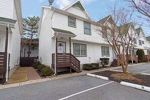 Exterior - Captain Quarters 3BR Townhome (Ocean City)