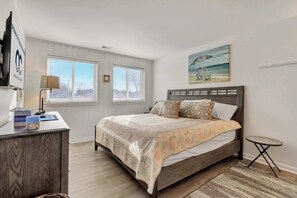 2 bedrooms, iron/ironing board, WiFi, bed sheets - Tiburon 5B (Ocean City)