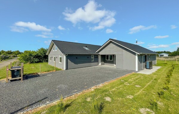 house - Stunning home in Rødby with indoor swimming pool (Rødby)
