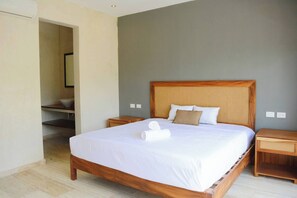 3 chambres, fer et planche à repasser, accès Internet, draps fournis