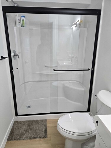 Cozy 1-Bedroom Private Basement Suite  in Winnipeg. Separate Entrance.