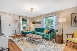 House (2 Bedrooms) | Interior - 1014a Swope (Colorado Springs)