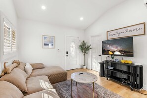 Casa (2 Bedrooms) | Interior