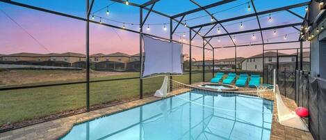 House (Multiple Bedrooms) | Pool