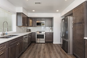 Interior - 1317 S Pacific - Unit C (Oceanside)