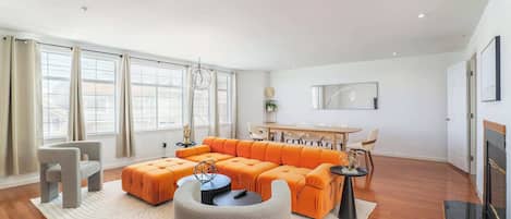 House (5 Bedrooms) | Front of property