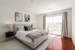 House (5 Bedrooms) | Interior - @ Marbella Lane - Vibrant 5BR Home in Daly City (Daly City)