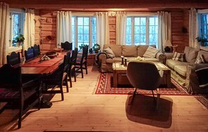 Interior - Gorgeous home in Gålå with house a mountain view (Gålå)