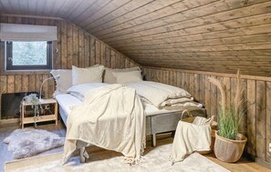 Travel cot, free WiFi - Lovely home in Sjusjøen with sauna (Sjusjøen)