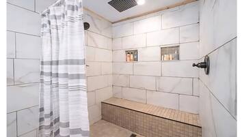 Shower, jetted tub, hair dryer, towels