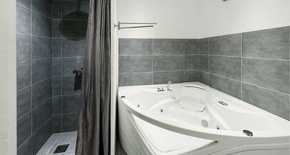 Nice home in Ansager with WiFi