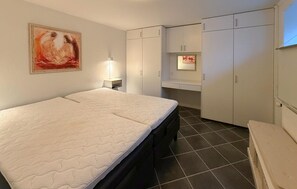 سرير سفر وواي فاي مجانًا