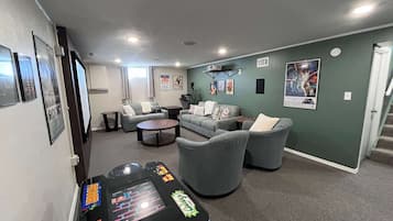 電視、電子遊戲、 辦公室