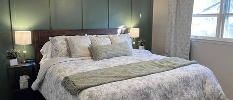 Iron/ironing board, travel cot, WiFi, bed sheets