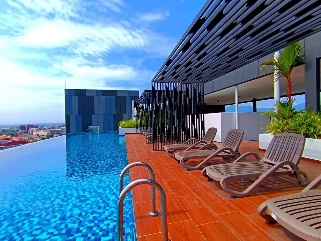 2 piscines couvertes