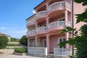 Exterior - Pool Apt 4 - Novi Vinodolski (Ground), Novi Vinodolski, Croatia (Novi Vinodolski)