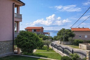 Property grounds - Pool Apt 4 - Novi Vinodolski (Ground), Novi Vinodolski, Croatia (Novi Vinodolski)