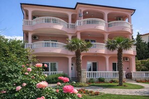 Exterior - Pool Apt 3 - Novi Vinodolski (Ground), Novi Vinodolski, Croatia (Novi Vinodolski)