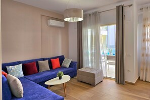TV - Perla Holiday Homes 147, Lalzit Bay, Albania (Lalzit Bay)