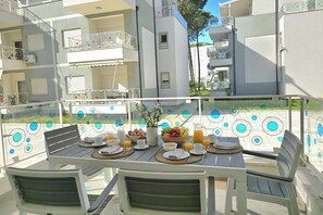 Outdoor dining - Perla Holiday Homes 147, Lalzit Bay, Albania (Lalzit Bay)