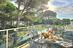 Outdoor dining - Perla Holiday Homes 145, Lalzit Bay, Albania (Lalzit Bay)