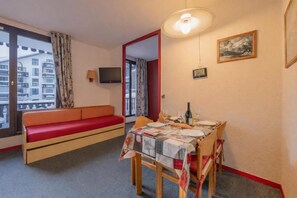 Living and dining room - Cham Sud Chailloud102 Chamonix Centre Balcony Views Sleeps 3, Chamonix, France (Chamonix)