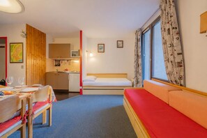 2 chambres, fer et planche à repasser, Wi-Fi gratuit, draps fournis