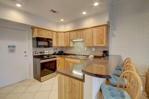 Interior - 627 El Matador (Fort Walton Beach)