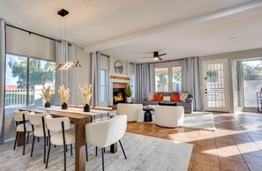 Interior - 73rd Glendale (Glendale)