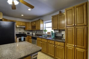 Apartment (3 Bedrooms) | Interior - 99 Problems & the Beach Ain't 1 (Daytona Beach)