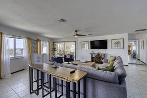 Apartment (3 Bedrooms) | Interior - 99 Problems & the Beach Ain't 1 (Daytona Beach)