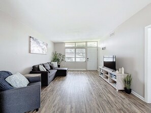 Interior - 3517 River Grove Drive (Tampa)